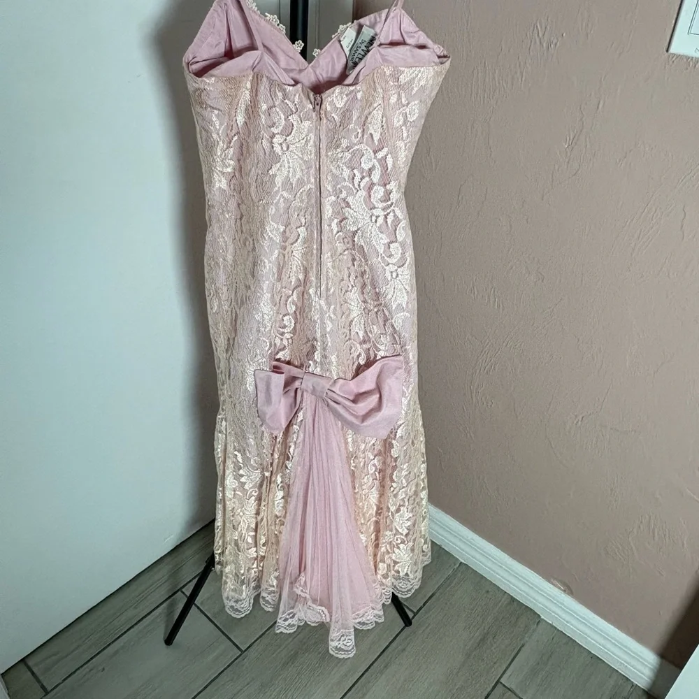 newleaf by samir  nice beautiful pink dress 

Size 7/8

Really good condition - Picture 6 of 8